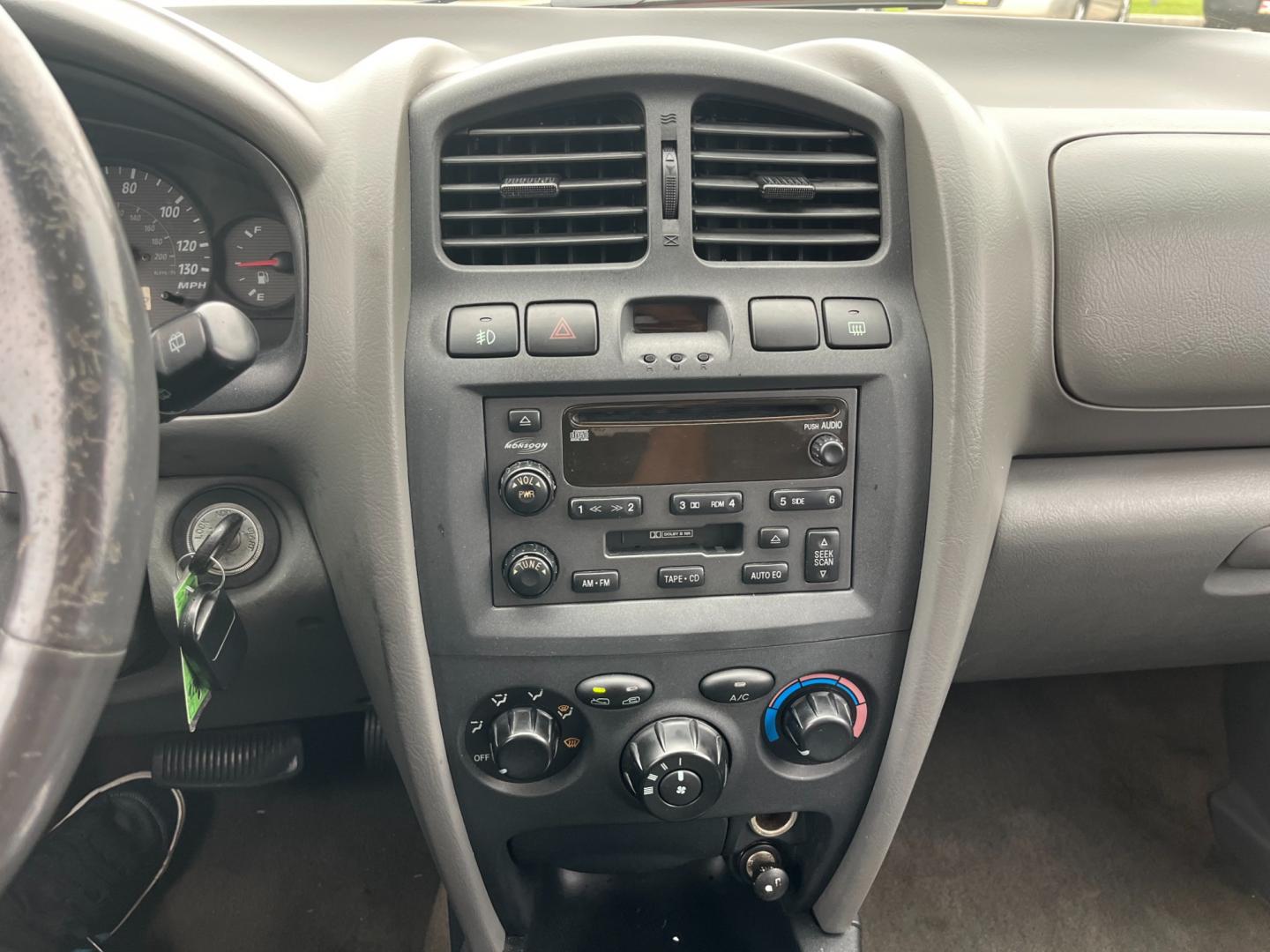 2003 SILVER /gray Hyundai Santa Fe GLS (KM8SC13D53U) with an 2.7L V6 DOHC 24V engine, 4-Speed Automatic Overdrive transmission, located at 14700 Tomball Parkway 249, Houston, TX, 77086, (281) 444-2200, 29.928619, -95.504074 - Photo#15